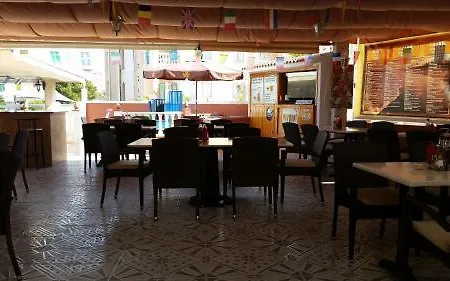 Vista Al Puerto *